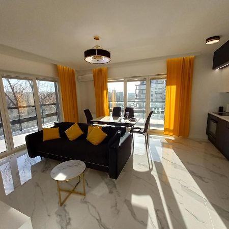 Plaza Tower Apartament, Sauna, Targi 凯尔采 外观 照片