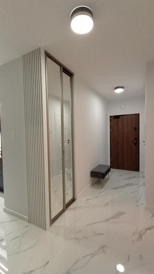 Plaza Tower Apartament, Sauna, Targi 凯尔采 外观 照片